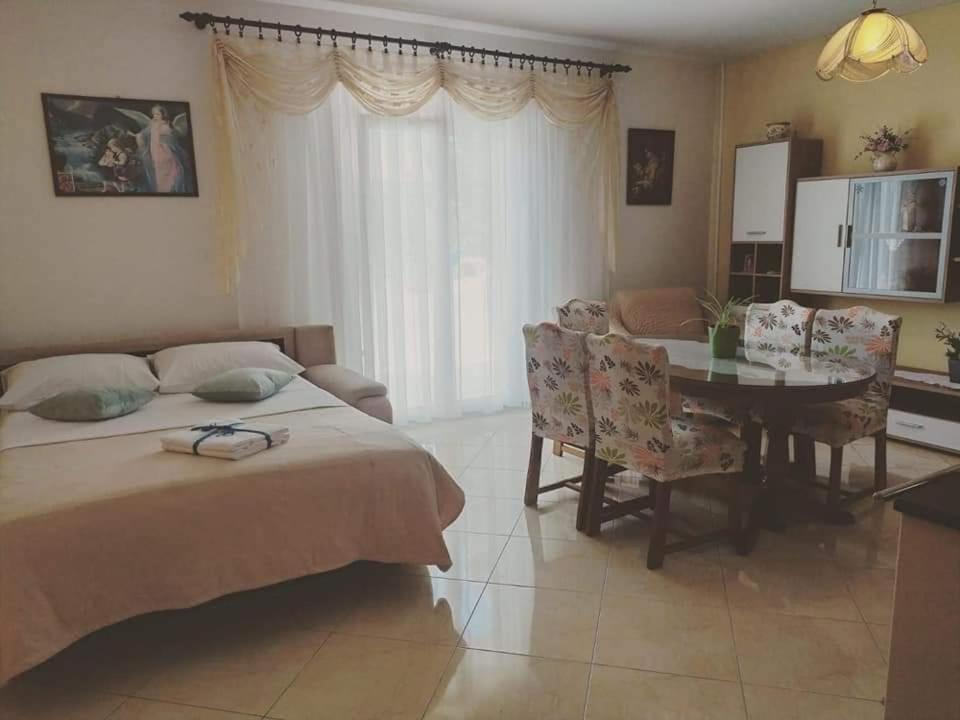 Appartamento Lana Biograd Na Moru Esterno foto